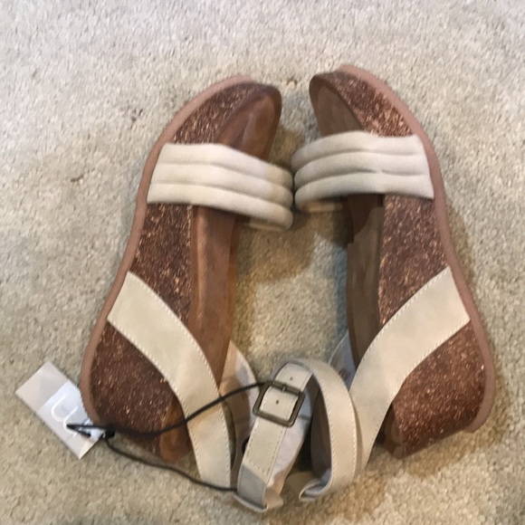 NWT Maurice’s Tan/Beige Ankle Strap Comfort Wedges-Size 8 - Picture 6 of 14